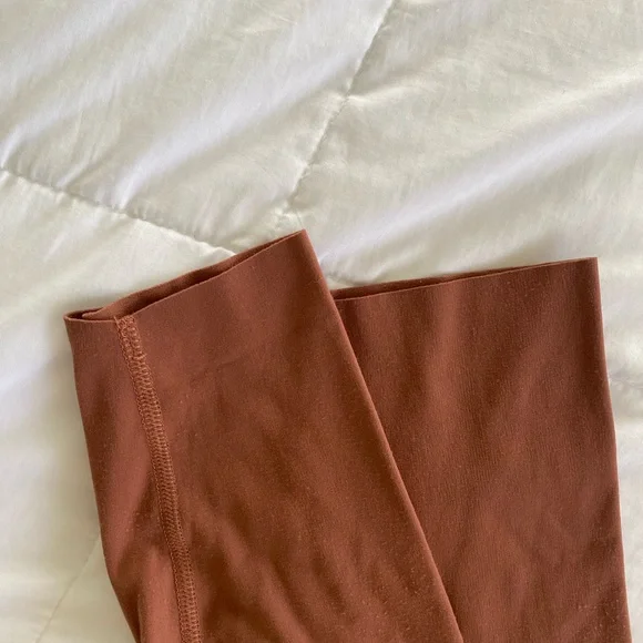 Nike Mauve Leggings - Picture 2 of 4